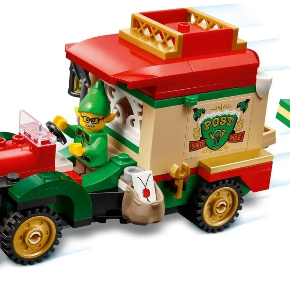 NEW Lego Santa's Delivery Truck Set #40746 - 224 Pieces - Picture 2 of 9